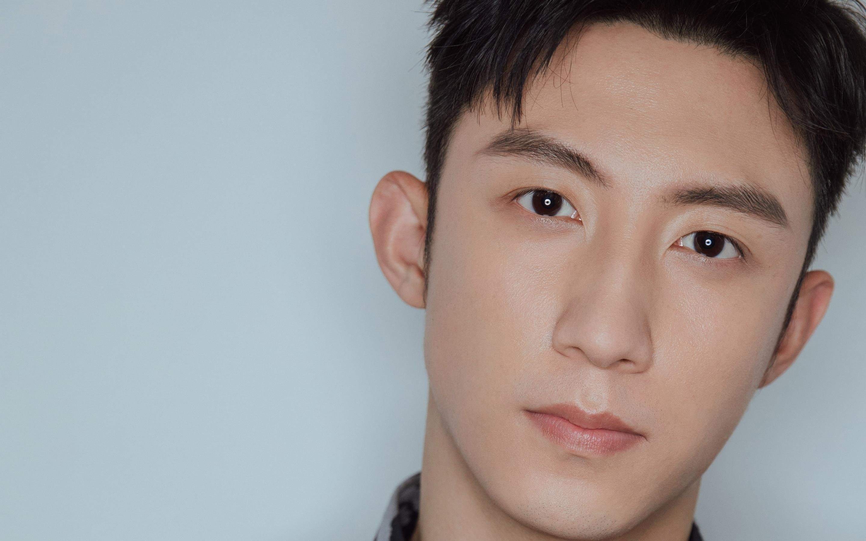 爱游戏体育官方网站-_梦幻灯光体育表演：科技点亮夜空_，梦幻灯光秀美术教案